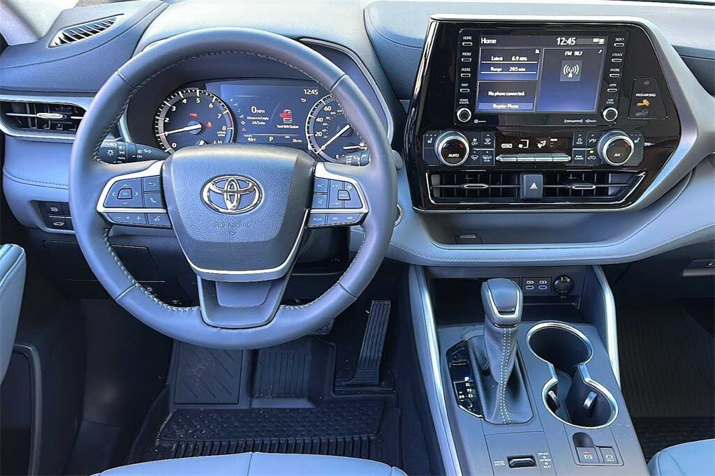 2022 Toyota Highlander XLE FWD for sale in Goleta, CA – photo 13