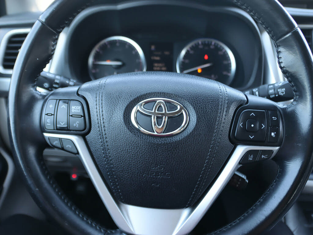 2017 Toyota Highlander XLE for sale in San Jose, CA – photo 4