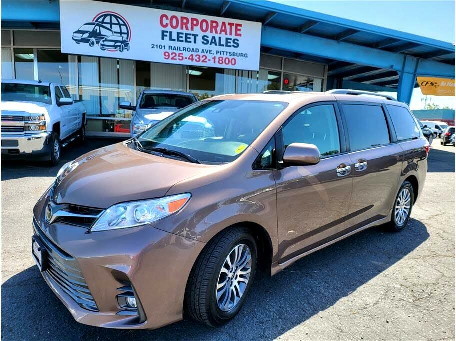 2020 Toyota Sienna XLE Premium 8-Passenger FWD for sale in Pittsburg, CA