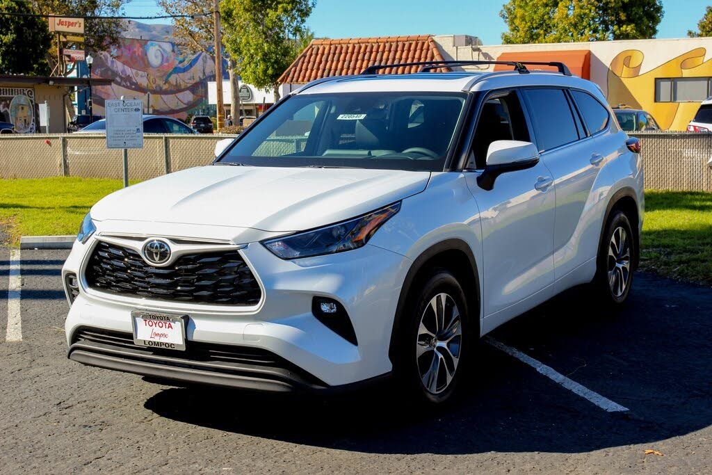 2022 Toyota Highlander XLE FWD for sale in Lompoc, CA – photo 5