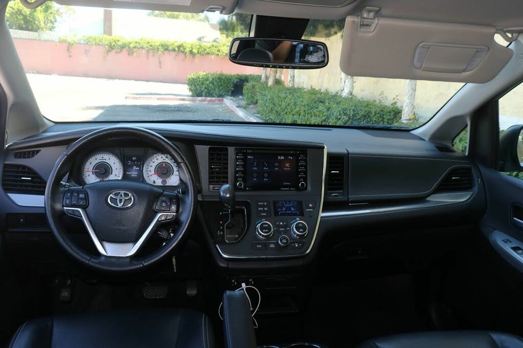 2019 Toyota Sienna SE 8-Passenger FWD for sale in Fullerton, CA – photo 18