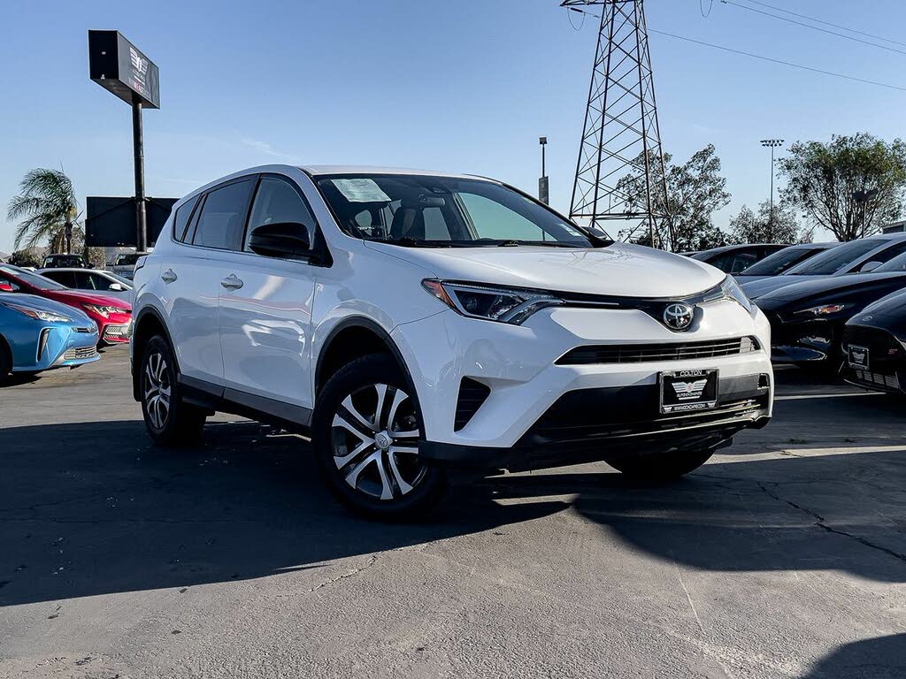 2018 Toyota RAV4 LE for sale in Colton, CA – photo 4