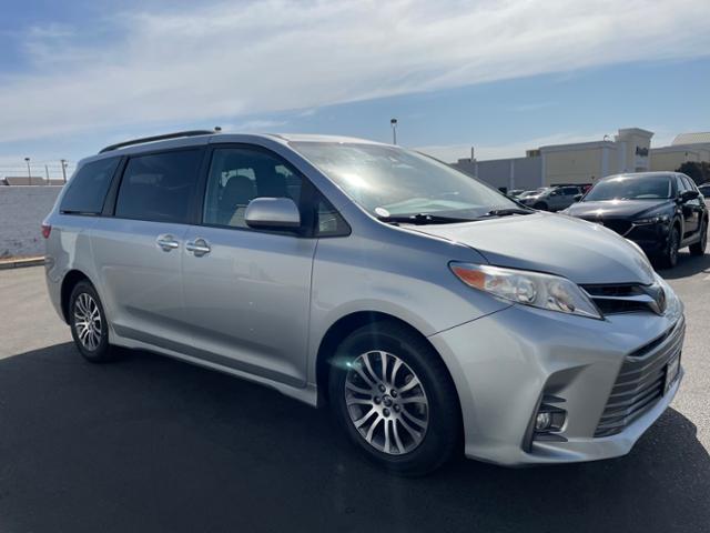 2019 Toyota Sienna XLE 8-Passenger FWD for sale in Fresno, CA – photo 11