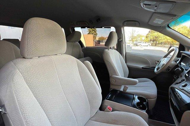 2011 Toyota Sienna LE for sale in Vacaville, CA – photo 21