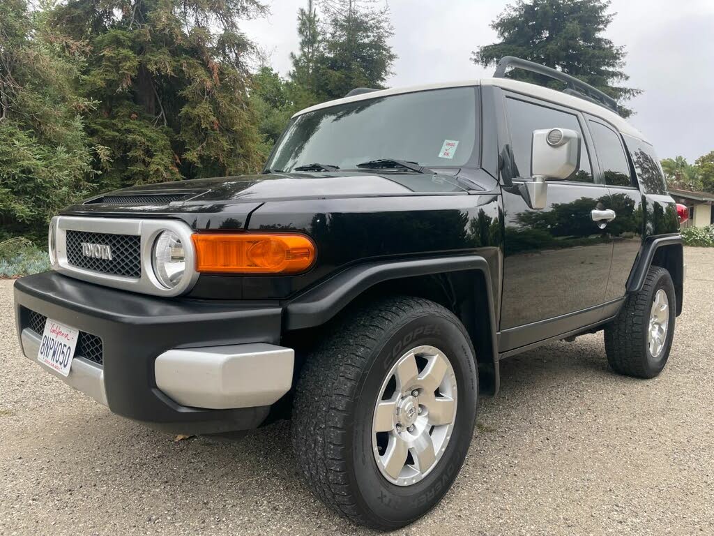 2008 Toyota FJ Cruiser 4WD for sale in Goleta, CA