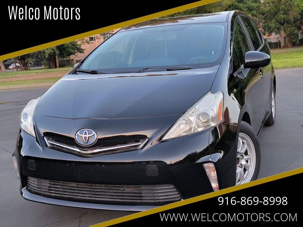 2013 Toyota Prius v Two FWD for sale in Rancho Cordova, CA