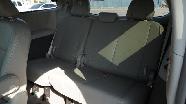 2017 Toyota Sienna XLE 8-Passenger FWD for sale in Fresno, CA – photo 29
