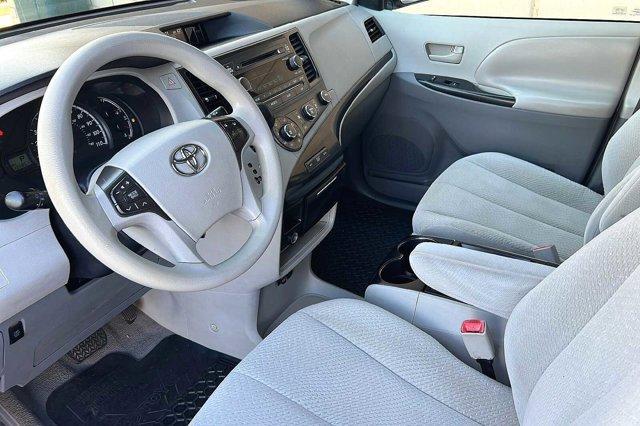 2011 Toyota Sienna LE for sale in Vacaville, CA – photo 12