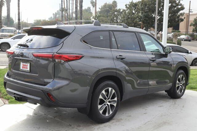 2023 Toyota Highlander XLE FWD for sale in Riverside, CA – photo 5