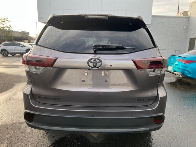 2019 Toyota Highlander XLE for sale in Fresno, CA – photo 4