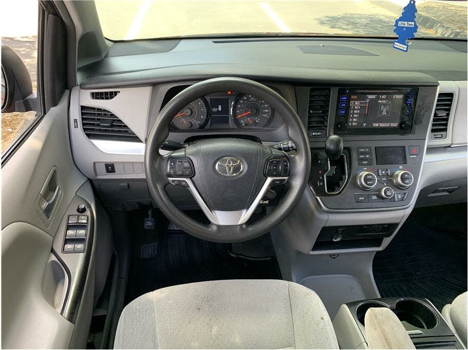 2015 Toyota Sienna LE Mobility 7-Passenger for sale in Concord, CA – photo 12