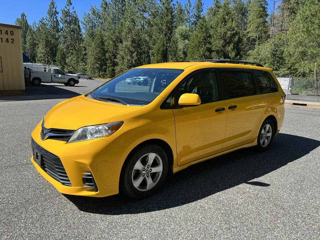 2019 Toyota Sienna LE 8-Passenger FWD for sale in Grass Valley, CA – photo 13