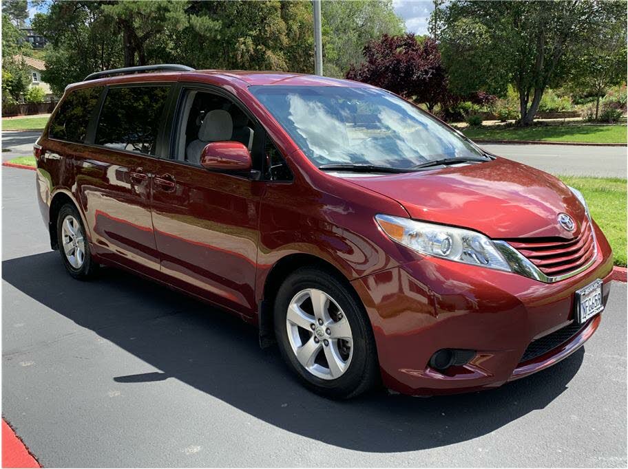2015 Toyota Sienna LE Mobility 7-Passenger for sale in Concord, CA – photo 26