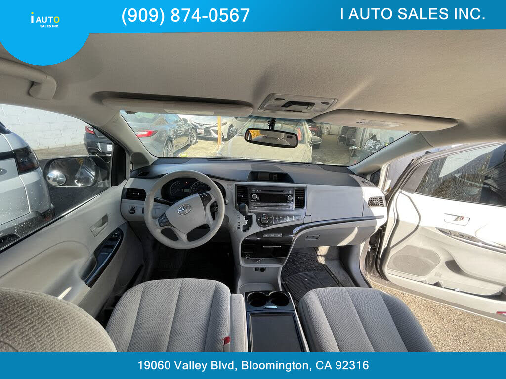2014 Toyota Sienna LE Mobility 7-Passenger for sale in Bloomington, CA – photo 5