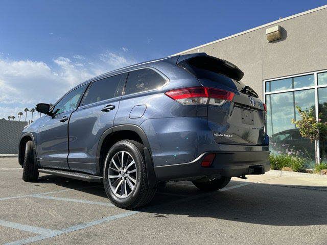 2018 Toyota Highlander Hybrid XLE for sale in Bakersfield, CA – photo 3