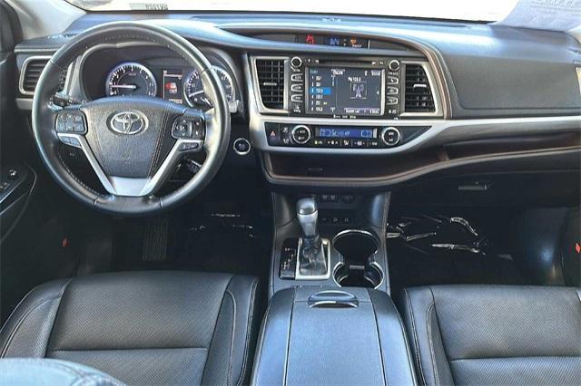 2018 Toyota Highlander Limited for sale in Seaside, CA – photo 14