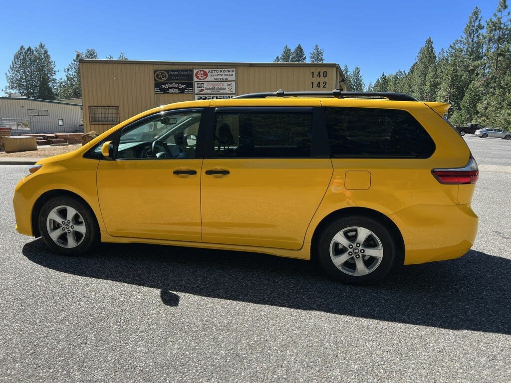 2019 Toyota Sienna LE 8-Passenger FWD for sale in Grass Valley, CA – photo 12