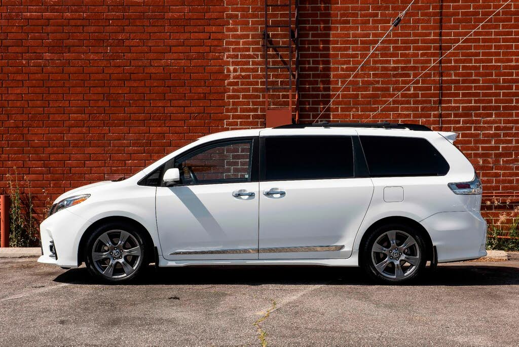 2019 Toyota Sienna SE 8-Passenger FWD for sale in Burbank, CA – photo 5