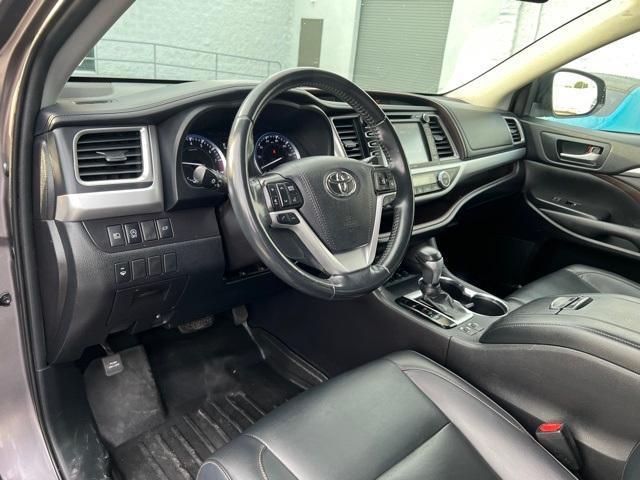 2019 Toyota Highlander XLE for sale in Fresno, CA – photo 14