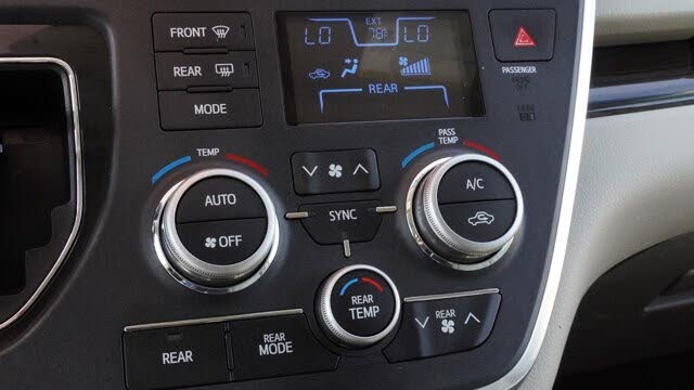 2017 Toyota Sienna XLE 8-Passenger FWD for sale in Fresno, CA – photo 19