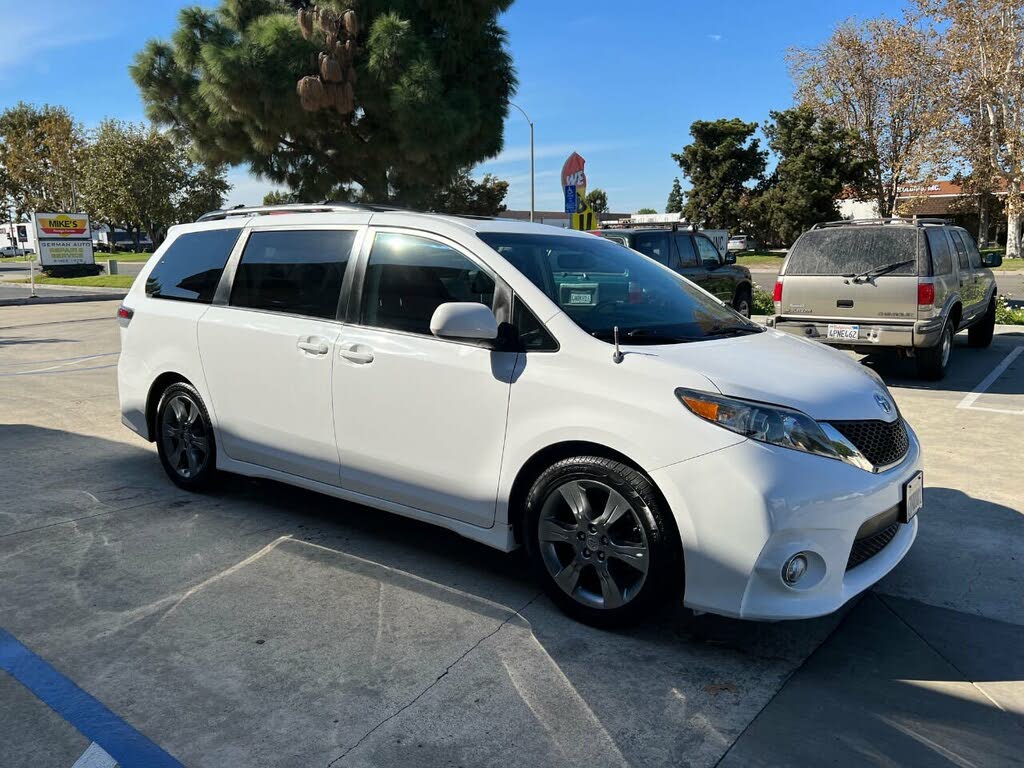 2012 Toyota Sienna SE 8-Passenger for sale in Anaheim, CA – photo 5