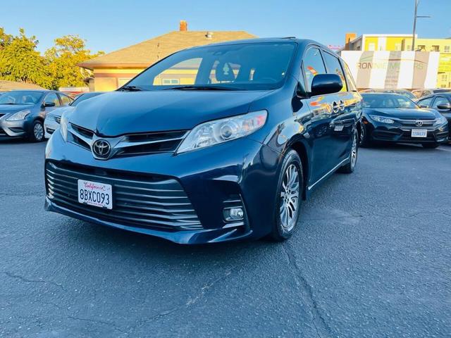 2018 Toyota Sienna XLE Premium for sale in San Jose, CA – photo 2