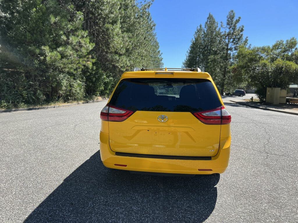 2019 Toyota Sienna LE 8-Passenger FWD for sale in Grass Valley, CA – photo 8