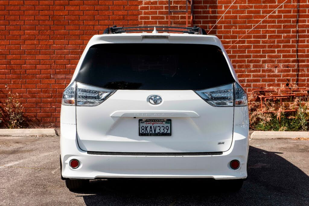 2019 Toyota Sienna SE 8-Passenger FWD for sale in Burbank, CA – photo 7