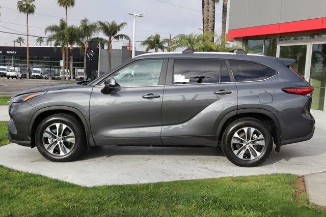 2023 Toyota Highlander XLE FWD for sale in Riverside, CA – photo 8