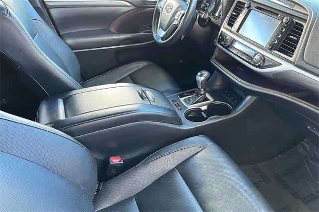 2018 Toyota Highlander Limited for sale in Seaside, CA – photo 17