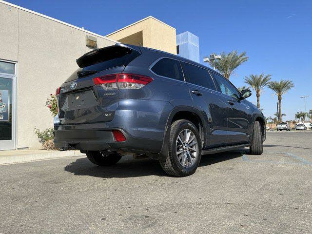 2018 Toyota Highlander Hybrid XLE for sale in Bakersfield, CA – photo 4