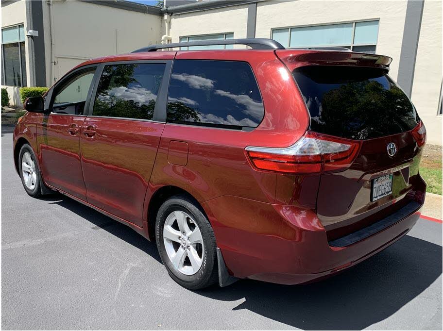 2015 Toyota Sienna LE Mobility 7-Passenger for sale in Concord, CA – photo 3