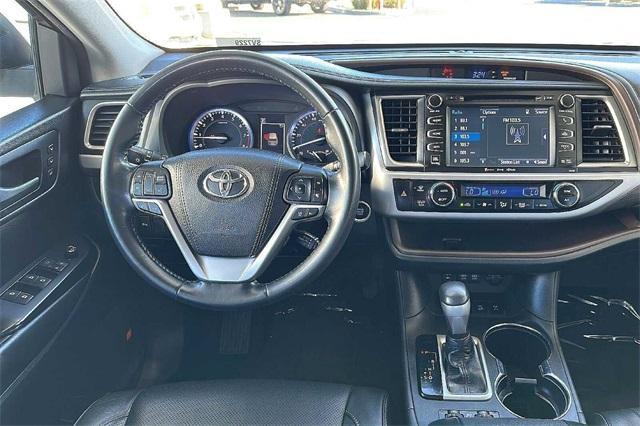 2018 Toyota Highlander Limited for sale in Seaside, CA – photo 15