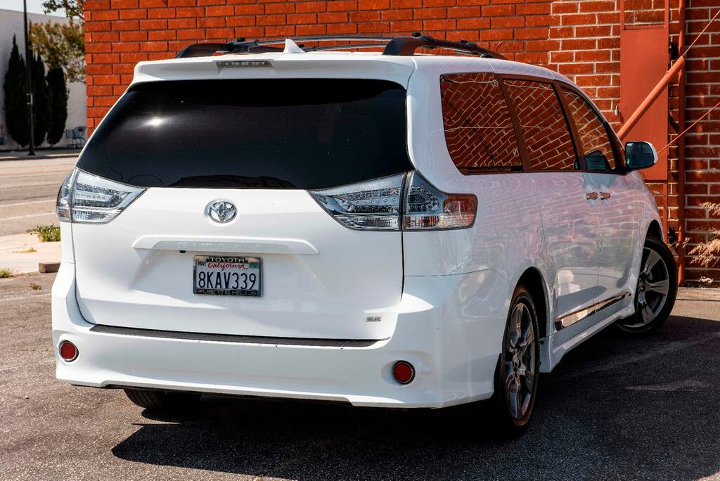 2019 Toyota Sienna SE 8-Passenger FWD for sale in Burbank, CA – photo 8