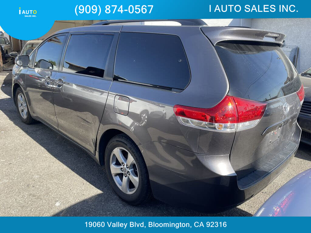 2014 Toyota Sienna LE Mobility 7-Passenger for sale in Bloomington, CA – photo 2