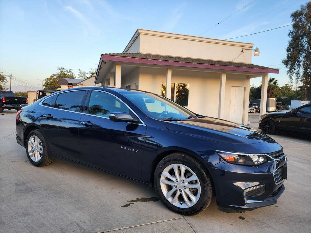 2018 Chevrolet Malibu LT FWD for sale in Farmersville, CA