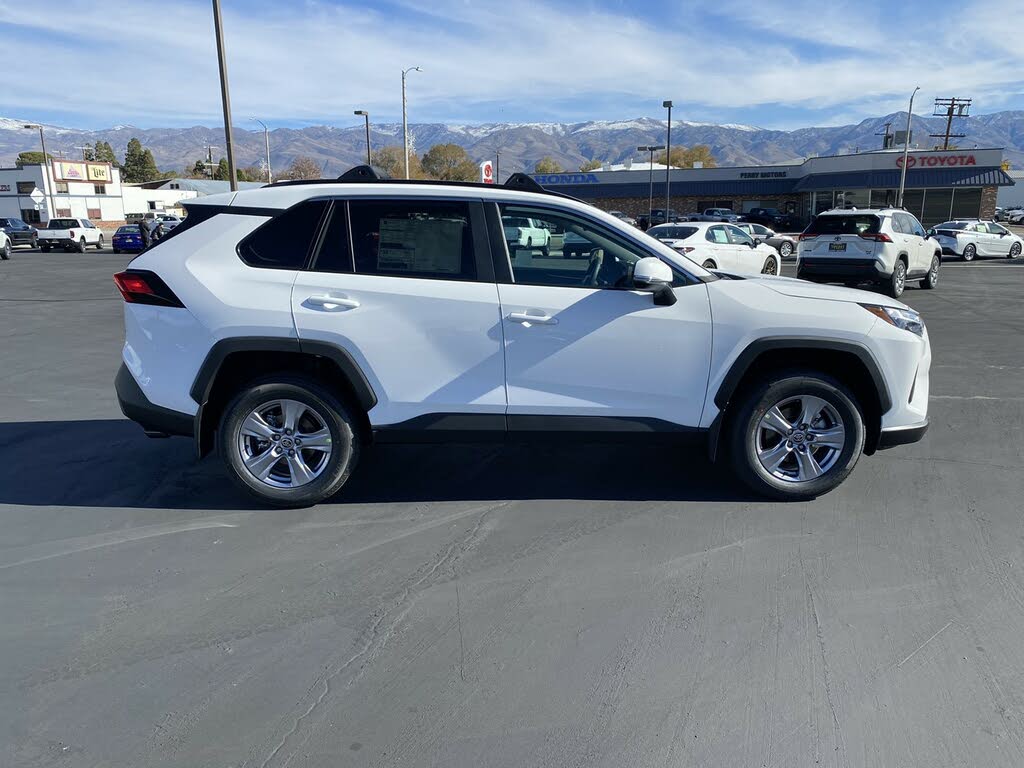 2022 Toyota RAV4 XLE FWD for sale in Bishop, CA – photo 4