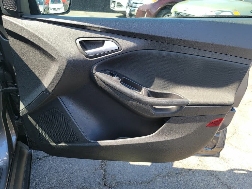 2014 Ford Focus SE Hatchback for sale in Bellflower, CA – photo 15