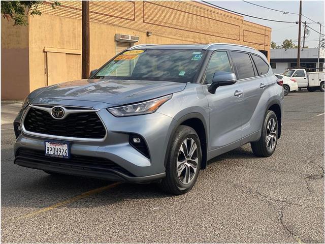 2020 Toyota Highlander XLE for sale in Merced, CA – photo 3