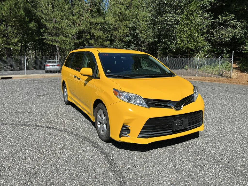 2019 Toyota Sienna LE 8-Passenger FWD for sale in Grass Valley, CA – photo 3