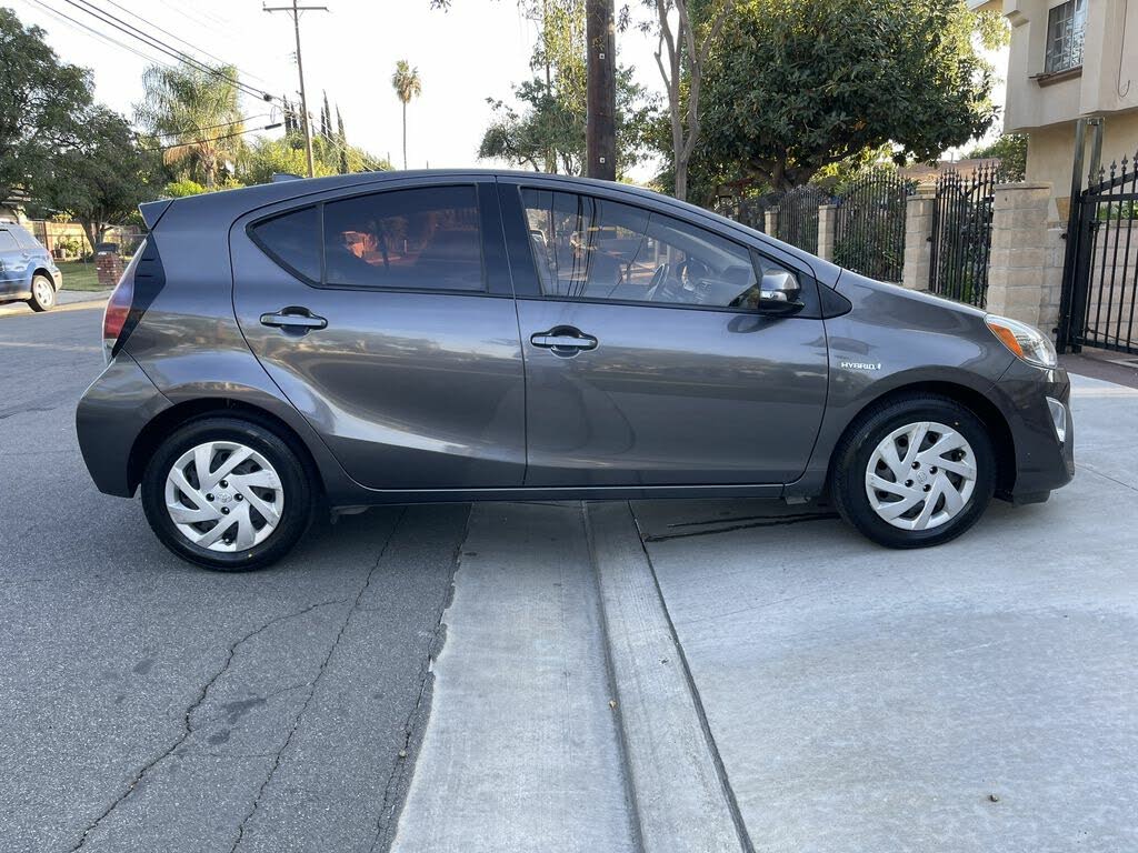 2015 Toyota Prius c Three for sale in La Puente, CA – photo 5