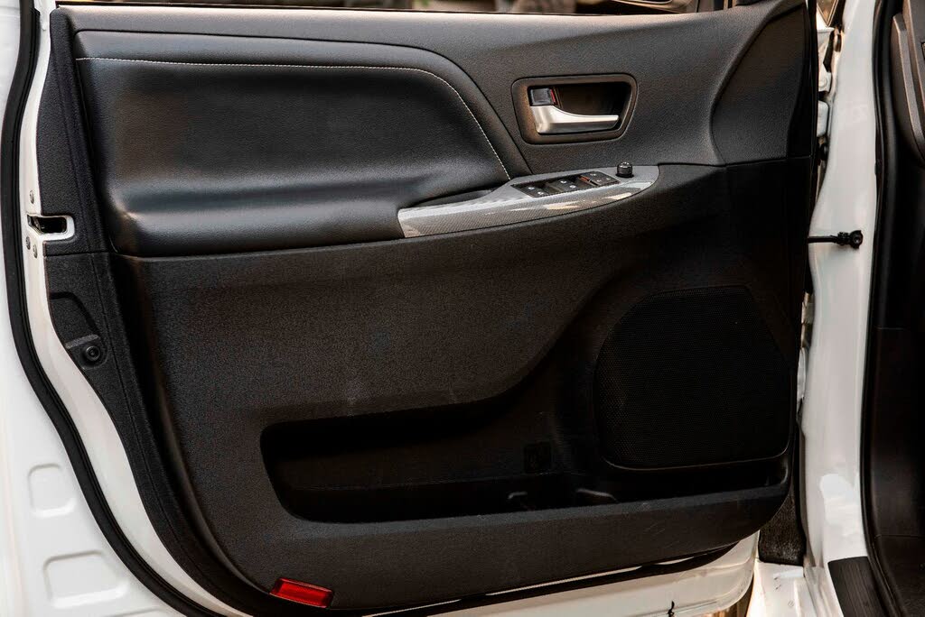 2019 Toyota Sienna SE 8-Passenger FWD for sale in Burbank, CA – photo 20
