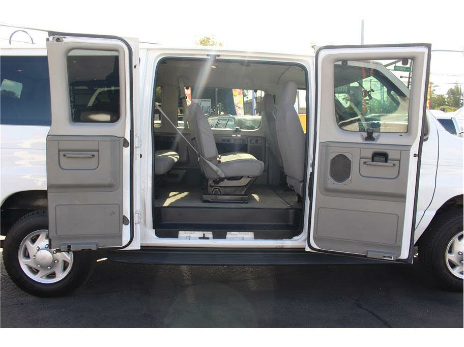 2014 Ford E-Series E-350 XL Super Duty Passenger Van for sale in Modesto, CA – photo 11