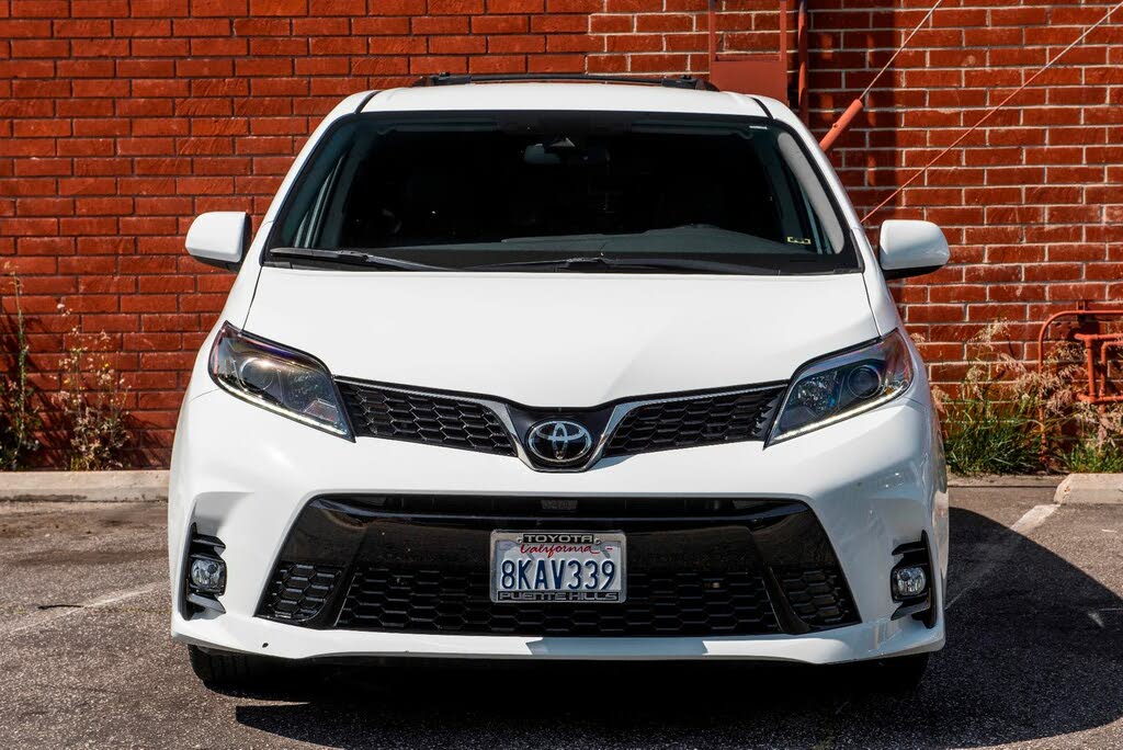 2019 Toyota Sienna SE 8-Passenger FWD for sale in Burbank, CA – photo 3