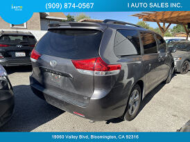 2014 Toyota Sienna LE Mobility 7-Passenger for sale in Bloomington, CA – photo 3