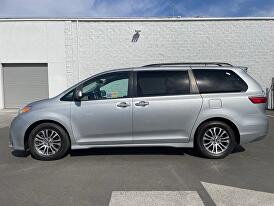 2019 Toyota Sienna XLE 8-Passenger FWD for sale in Fresno, CA – photo 3