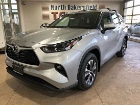 2023 Toyota Highlander XLE FWD for sale in Bakersfield, CA