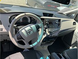 2014 Toyota Sienna SE 8-Passenger for sale in Fresno, CA – photo 3