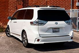 2019 Toyota Sienna SE 8-Passenger FWD for sale in Burbank, CA – photo 6