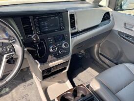 2019 Toyota Sienna XLE 8-Passenger FWD for sale in Fresno, CA – photo 32